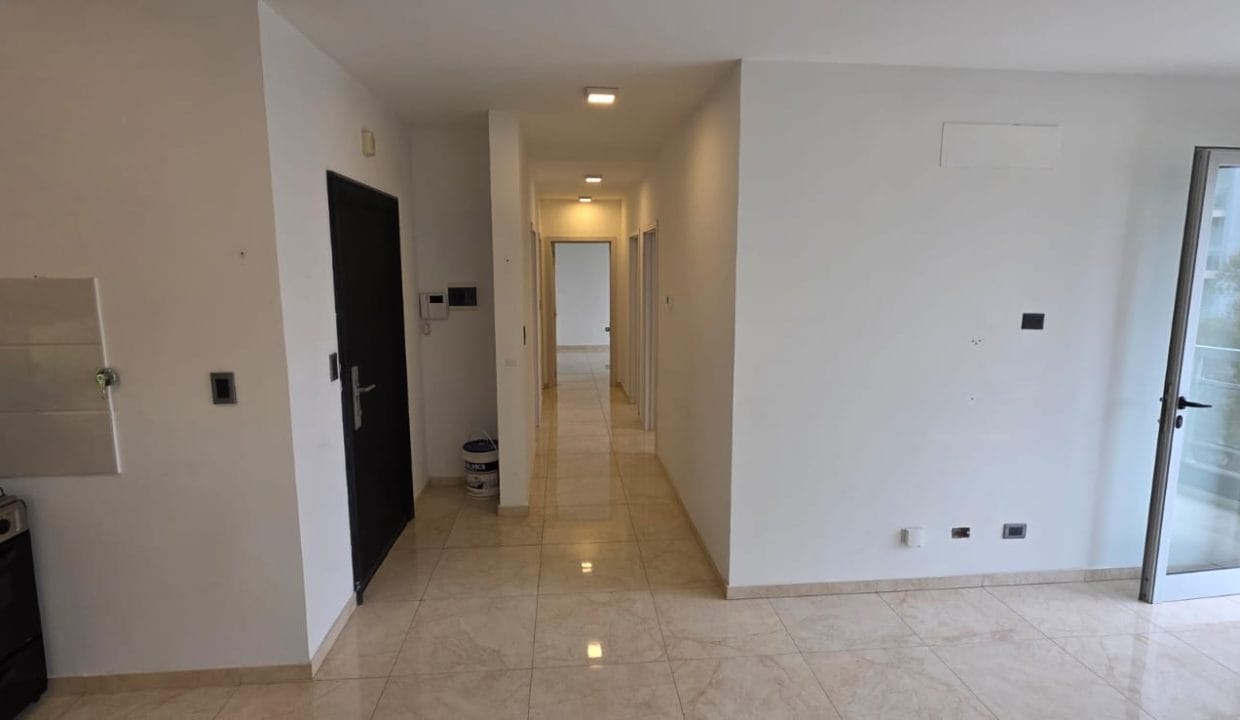 WhatsApp Image 2025-09-24 at 16.16.25