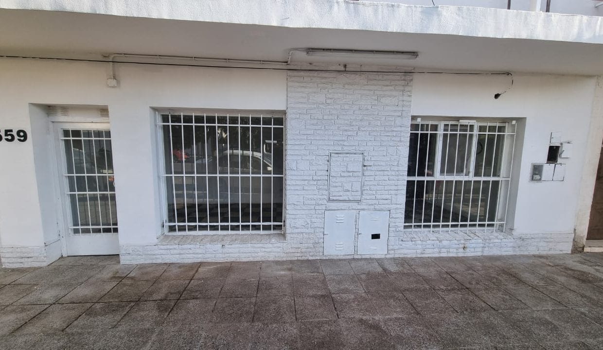 WhatsApp Image 2025-09-30 at 17.11.40 (1)