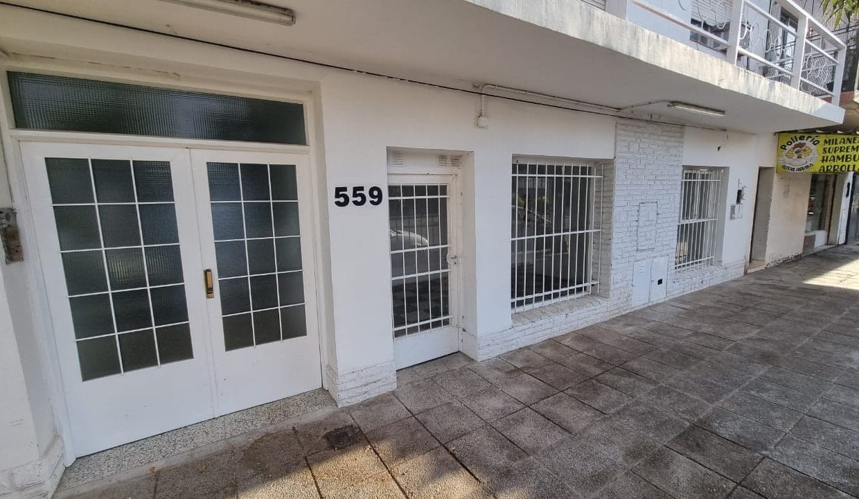 WhatsApp Image 2025-09-30 at 17.11.40 (3)