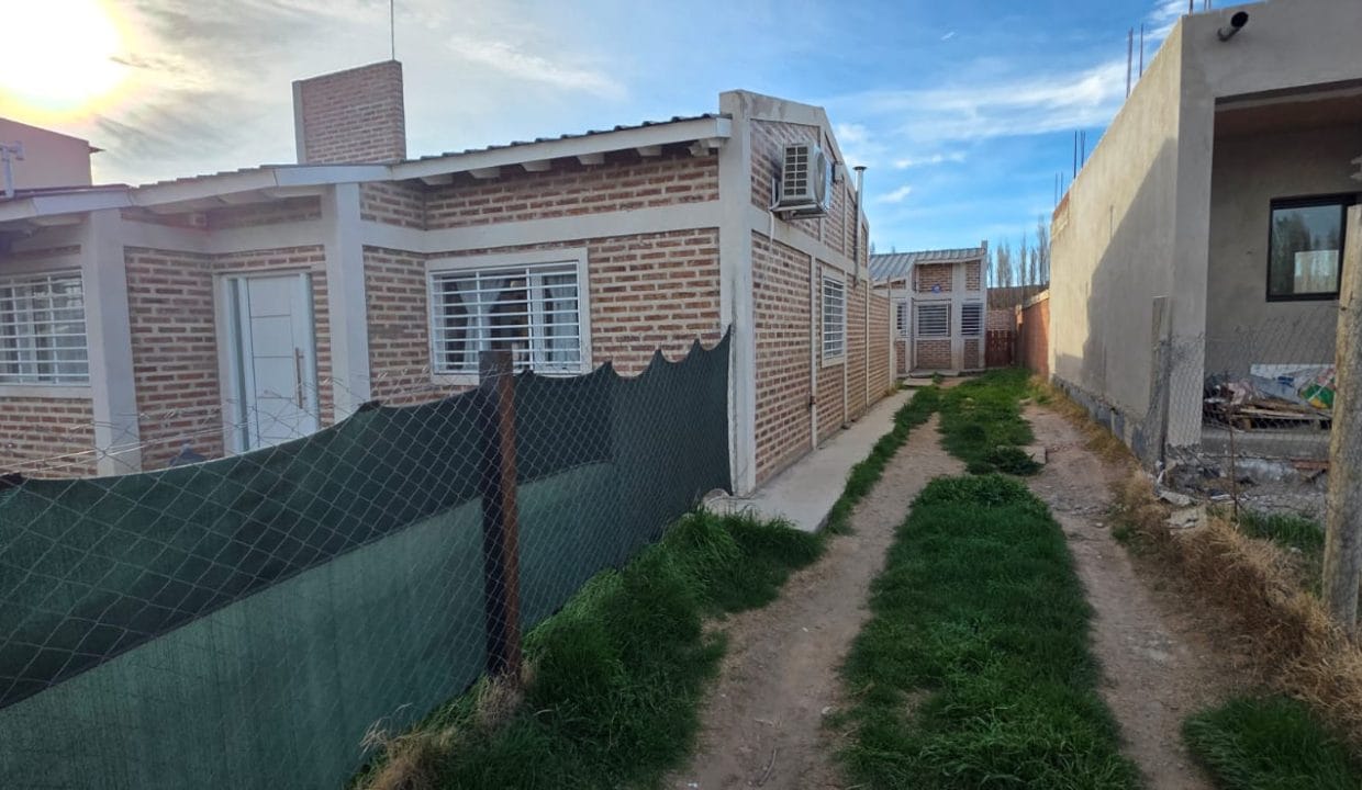 WhatsApp Image 2025-10-01 at 12.12.09 (1)